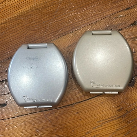 Idea village gold tone and silver tone compact mirrors - Picture 1 of 8